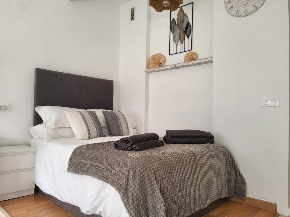 Tranquility Studio Apartment مالقة المظهر الخارجي الصورة