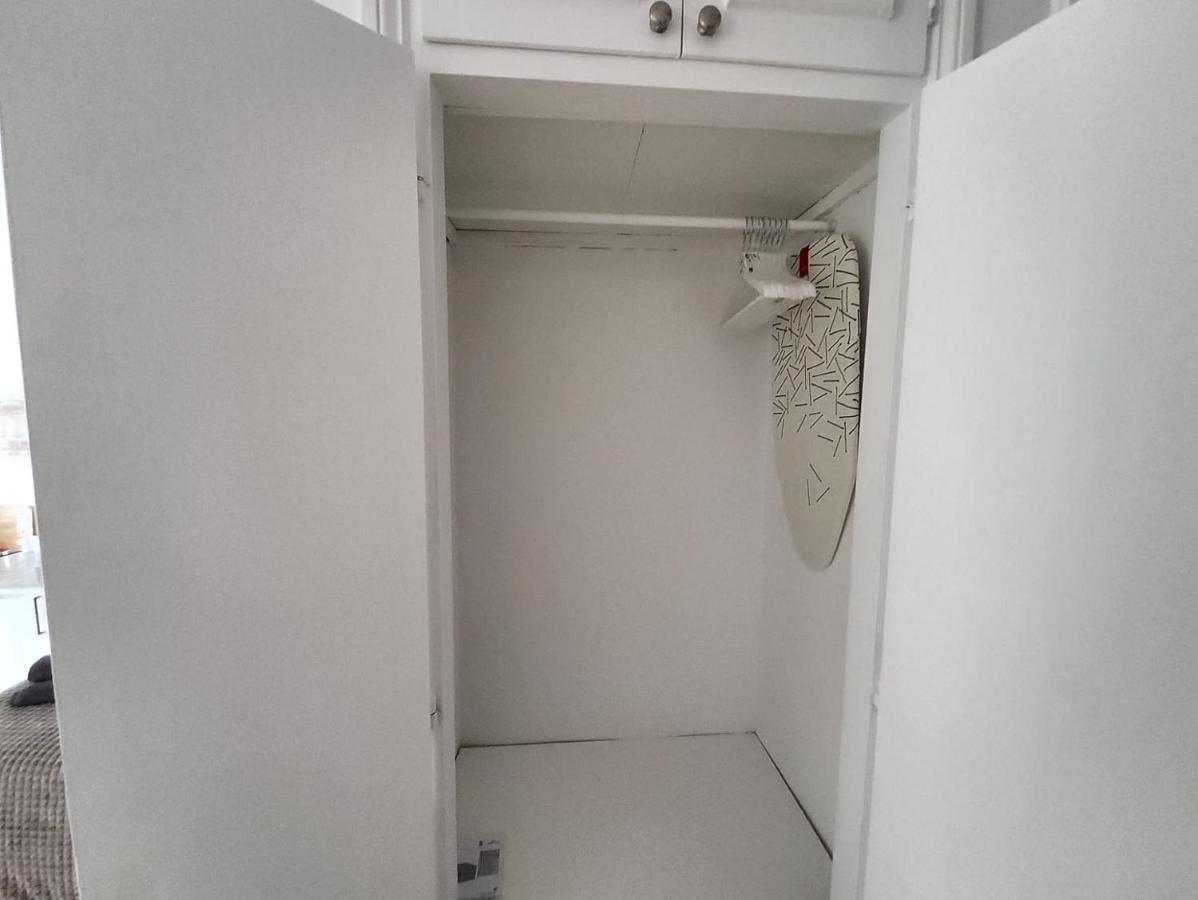 Tranquility Studio Apartment مالقة المظهر الخارجي الصورة